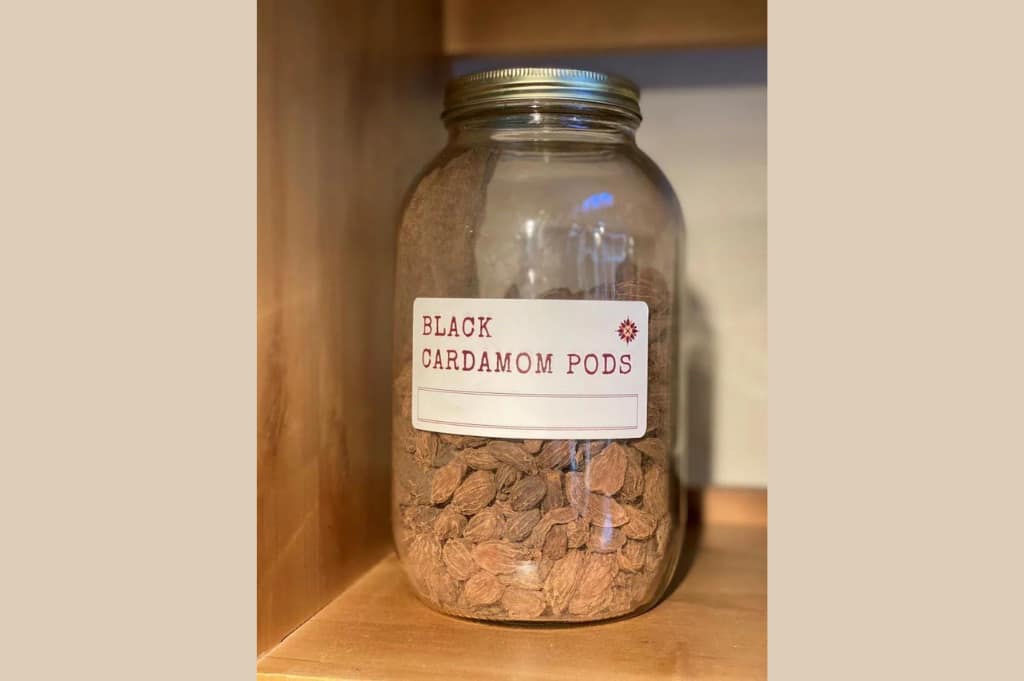 Store Black Cardamom in Container